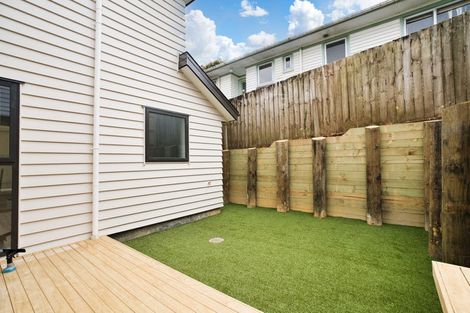 Photo of property in 61a Totaravale Drive, Totara Vale, Auckland, 0629