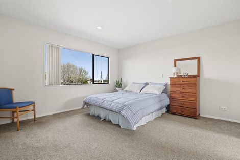 Photo of property in 181 Carlisle Road, Northcross, Auckland, 0632