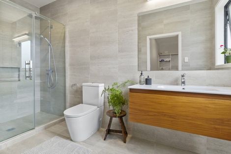 Photo of property in 6 Papa Orchard Drive, Kumeu, 0810