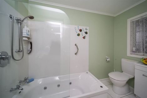 Photo of property in 2 Ropata Street, Hawera, 4610