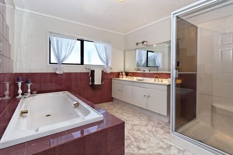 Photo of property in 2 Khaleel Place, Henderson, Auckland, 0612
