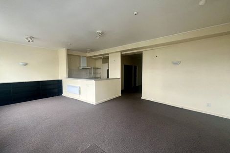 Photo of property in 17 Kent Terrace - Kent Apartments, 3e/16 Kent Terrace, Mount Victoria, Wellington, 6011