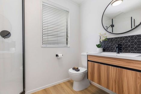 Photo of property in 63a/1 Colwill Road, Massey, Auckland, 0614