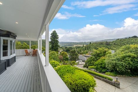 Photo of property in 92 Plateau Road, Te Marua, Upper Hutt, 5018