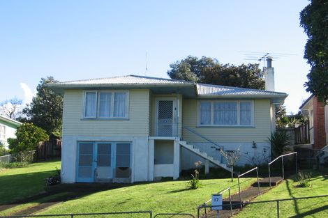 Photo of property in 17 Kashmir Road, Glen Eden, Auckland, 0602