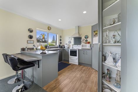 Photo of property in Trackside Villas, 7/91 Mako Mako Road, Levin, 5510