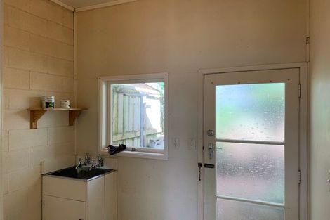 Photo of property in 2/1 Hatherlow Street, Glenfield, Auckland, 0629