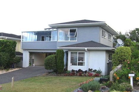 Photo of property in 1/10 Javelin Place, West Harbour, Auckland, 0618