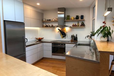 Photo of property in 9 City View Terrace, Birkenhead, Auckland, 0626