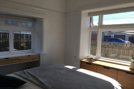 Photo of property in 131 Apu Crescent, Lyall Bay, Wellington, 6022