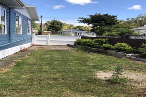 Photo of property in 40 Awaroa Road, Helensville, 0800
