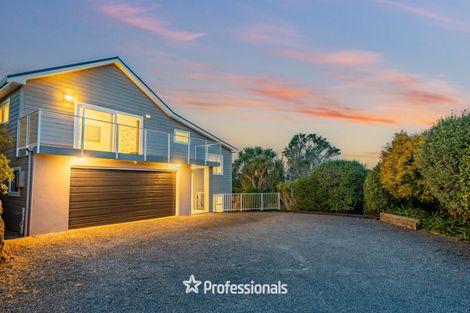 Photo of property in 13 Wilson Grove, Normandale, Lower Hutt, 5010