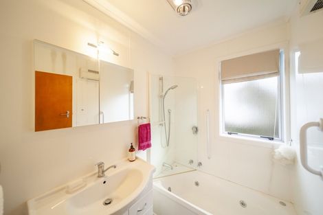 Photo of property in 5 Jull Crescent, Waipukurau, 4200