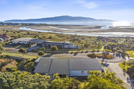 Photo of property in 12 Takahe Drive, Paraparaumu Beach, Paraparaumu, 5032