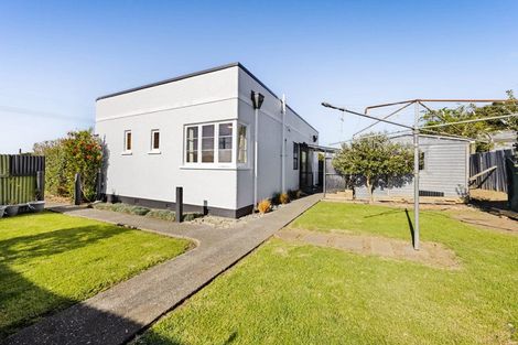 Photo of property in 32 Leicester Street, Patea, 4520