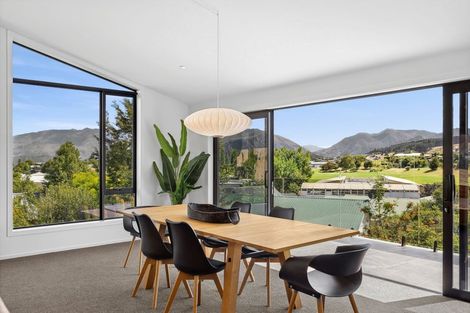 Photo of property in 93 Plantation Road, Wanaka, 9305