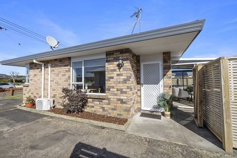 Photo of property in 1/17 Clemow Road, Fitzroy, New Plymouth, 4312