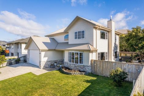 Photo of property in 7 Tararua Close, Aotea, Porirua, 5024