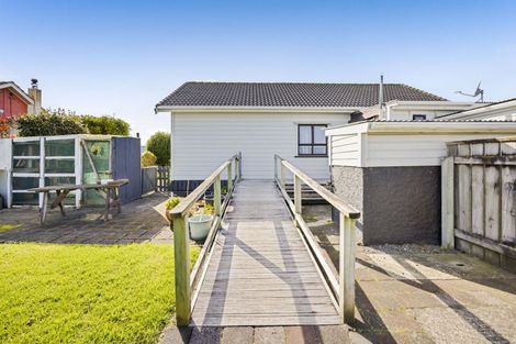 Photo of property in 158 Tasman Street, Opunake, 4616