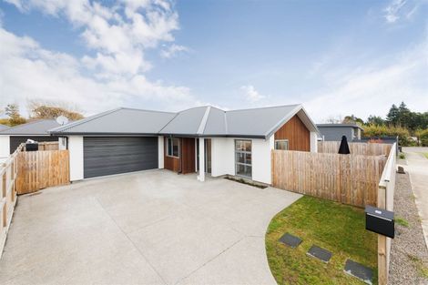 Photo of property in 4a Freedom Drive, Kelvin Grove, Palmerston North, 4414