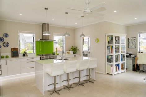Photo of property in 3 Roseberry Place, Whitianga, 3510