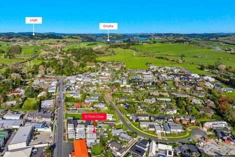 Photo of property in 12 Titoki Close, Matakana, 0985