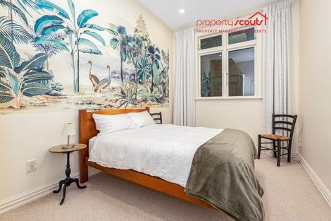 Photo of property in 105 Kelburn Parade, Kelburn, Wellington, 6012