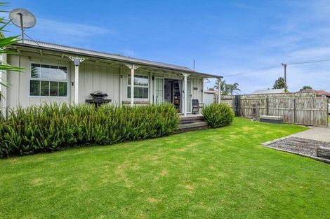 Photo of property in 16 Kawei Road, Ohawe, Hawera, 4671