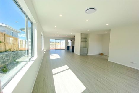 Photo of property in 155 Godfrey Drive, Orewa, 0931