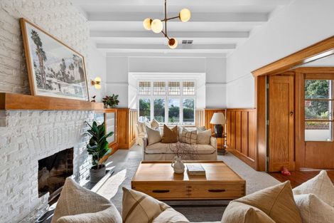Photo of property in 60 Milton Road, Bluff Hill, Napier, 4110