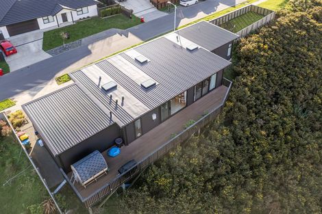 Photo of property in 37 Schooner Drive, Whitby, Porirua, 5024
