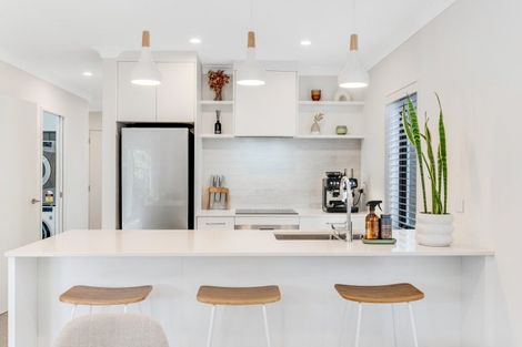 Photo of property in 16b Cairngorm Place, Highland Park, Auckland, 2010