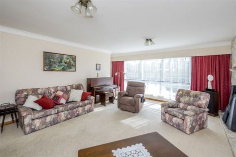 Photo of property in 16 Highbury Drive, Levin, 5510