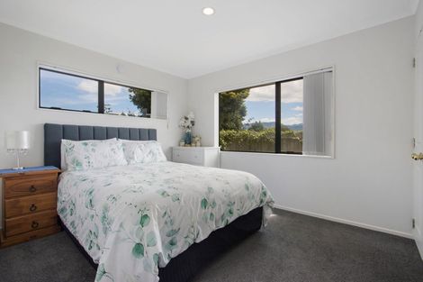 Photo of property in 12 Belmont Rise, Katikati, 3129