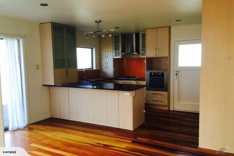 Photo of property in 18 Kirrie Avenue, Te Atatu South, Auckland, 0610