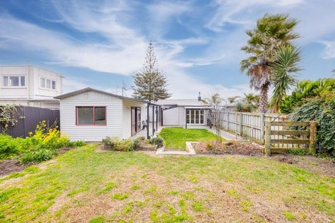 Photo of property in 9 Pukeko Place, Westshore, Napier, 4110