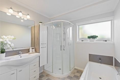 Photo of property in 283a Mangorei Road, Merrilands, New Plymouth, 4312