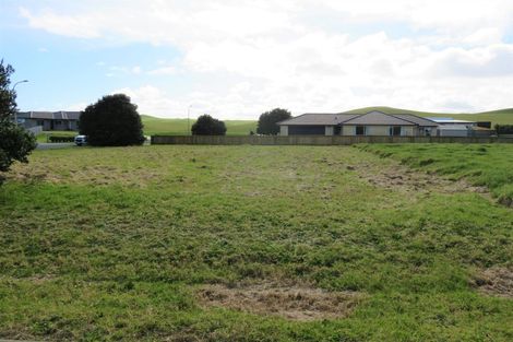 Photo of property in 2 Pipi Place, Baylys Beach, 0377
