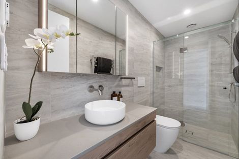Photo of property in 3/90 Picasso Drive, West Harbour, Auckland, 0618