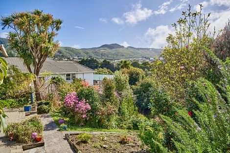 Photo of property in 2 Ryan Grove, Tawa, Wellington, 5028