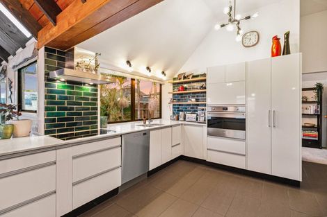 Photo of property in 9 Scarboro Terrace, Murrays Bay, Auckland, 0630