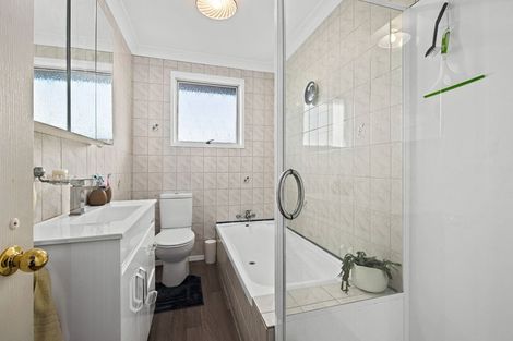 Photo of property in 25 Donovan Avenue, Massey, Auckland, 0614