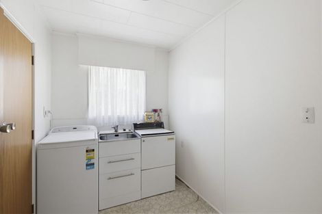 Photo of property in 5 Marine Parade, Paraparaumu Beach, Paraparaumu, 5032