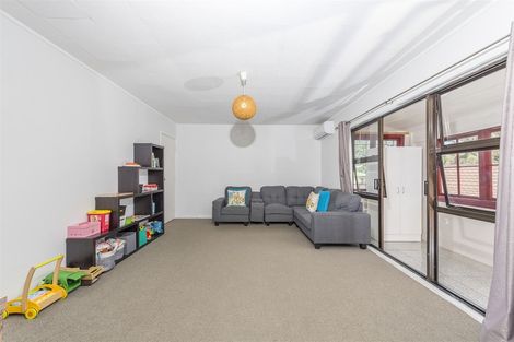 Photo of property in 23 Luckens Road, West Harbour, Auckland, 0618