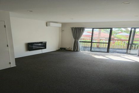 Photo of property in 6/44 Fields Parade, Oteha, Auckland, 0632