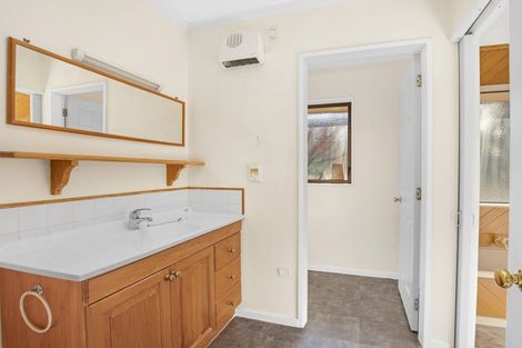 Photo of property in 21 Cedar Drive, Paraparaumu Beach, Paraparaumu, 5032