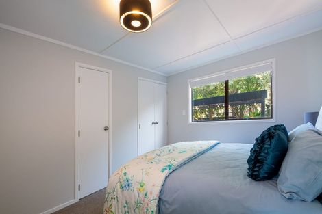 Photo of property in 8a Westbourne Road, Murrays Bay, Auckland, 0630