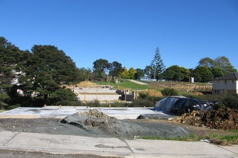 Photo of property in 42 Newbury Place, Schnapper Rock, Auckland, 0632