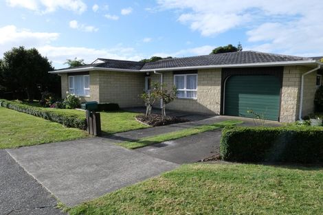 Photo of property in 2 Princeton Road, Raumati Beach, Paraparaumu, 5032