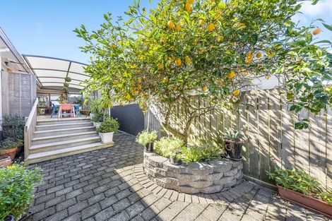 Photo of property in 9 Westpark Drive, West Harbour, Auckland, 0618